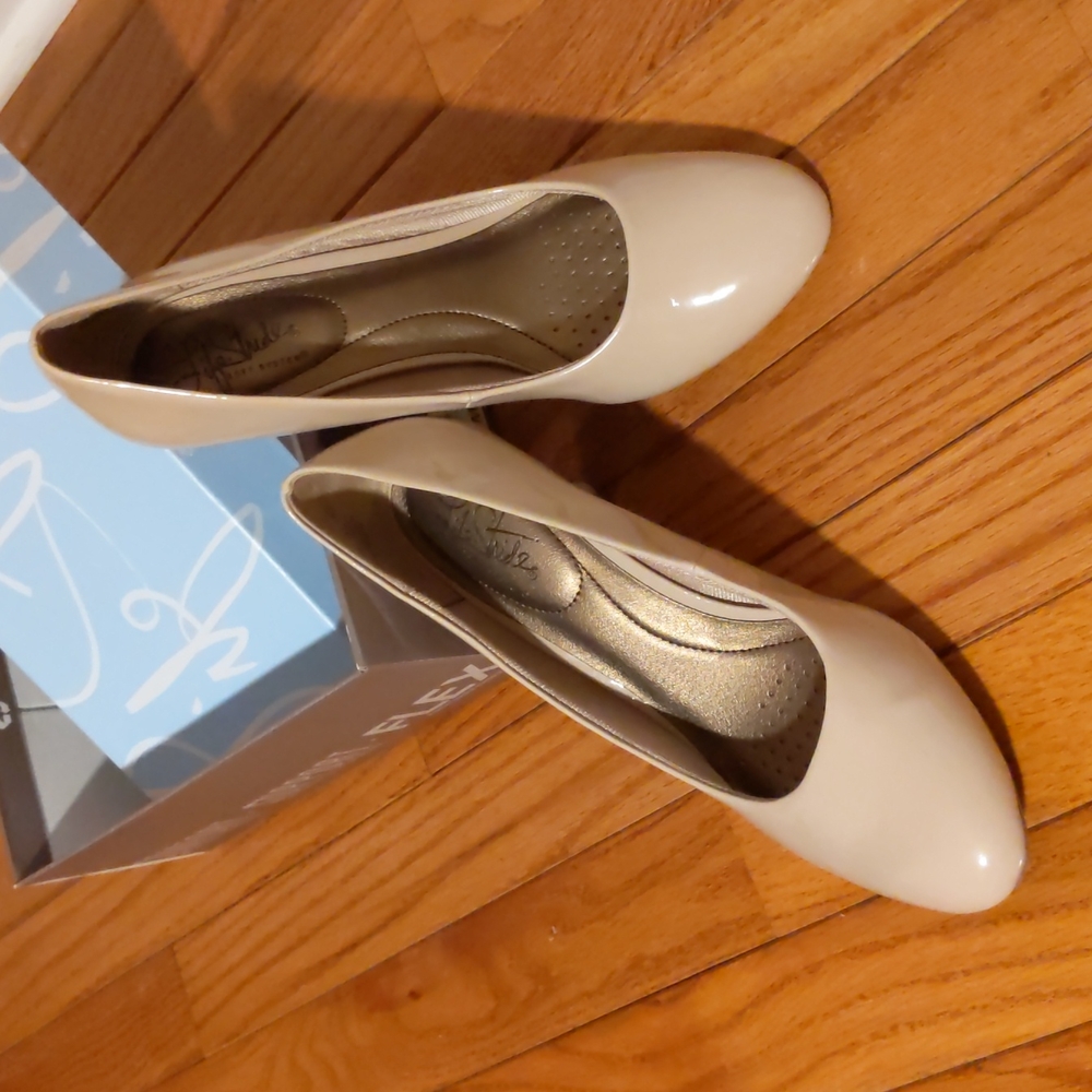 Taupe size 8 1/2 Life Stride pumps